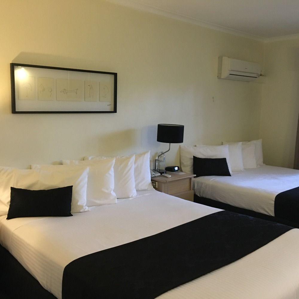 Eltham Gateway Hotel & Conference Centre Extérieur photo