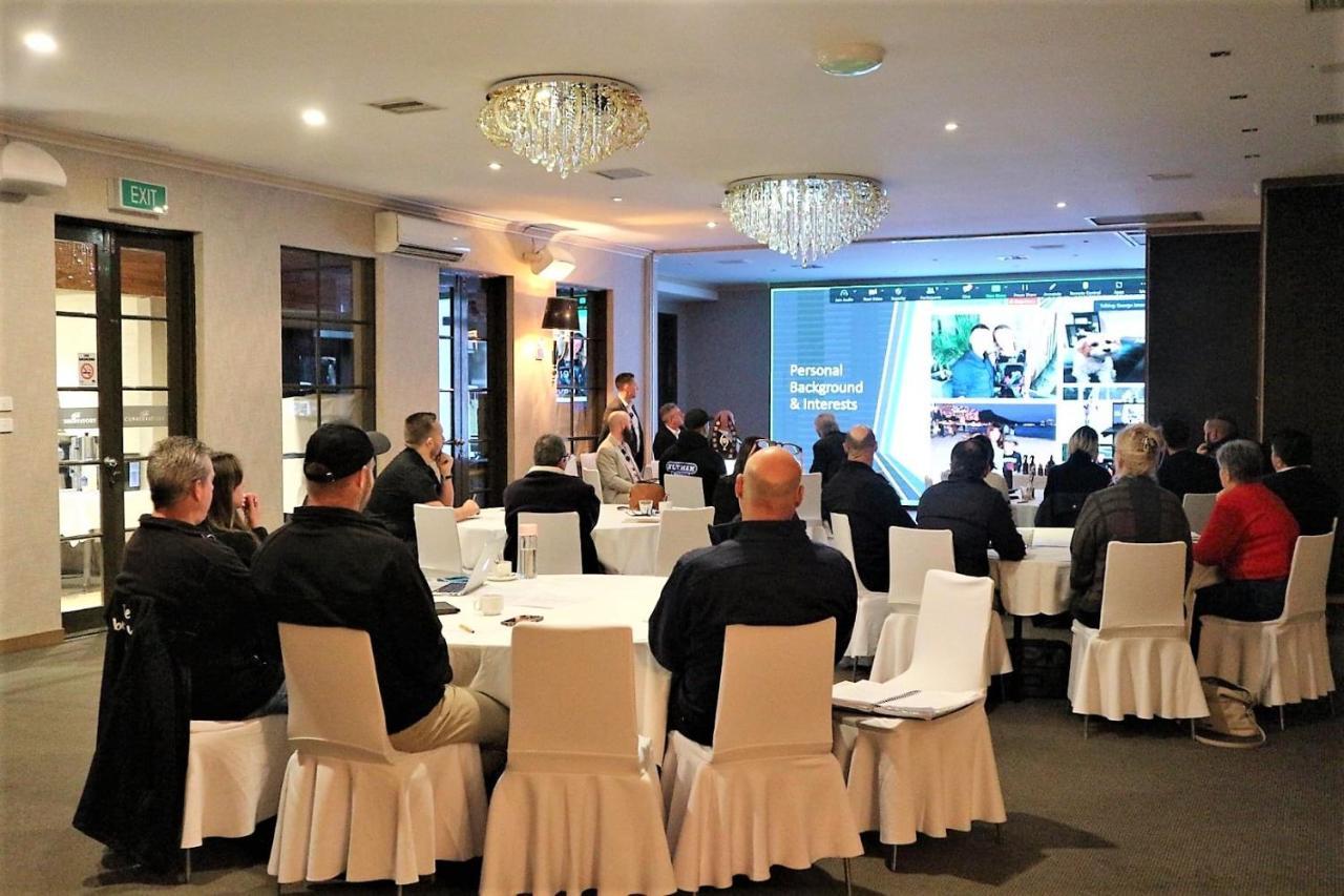 Eltham Gateway Hotel & Conference Centre Extérieur photo