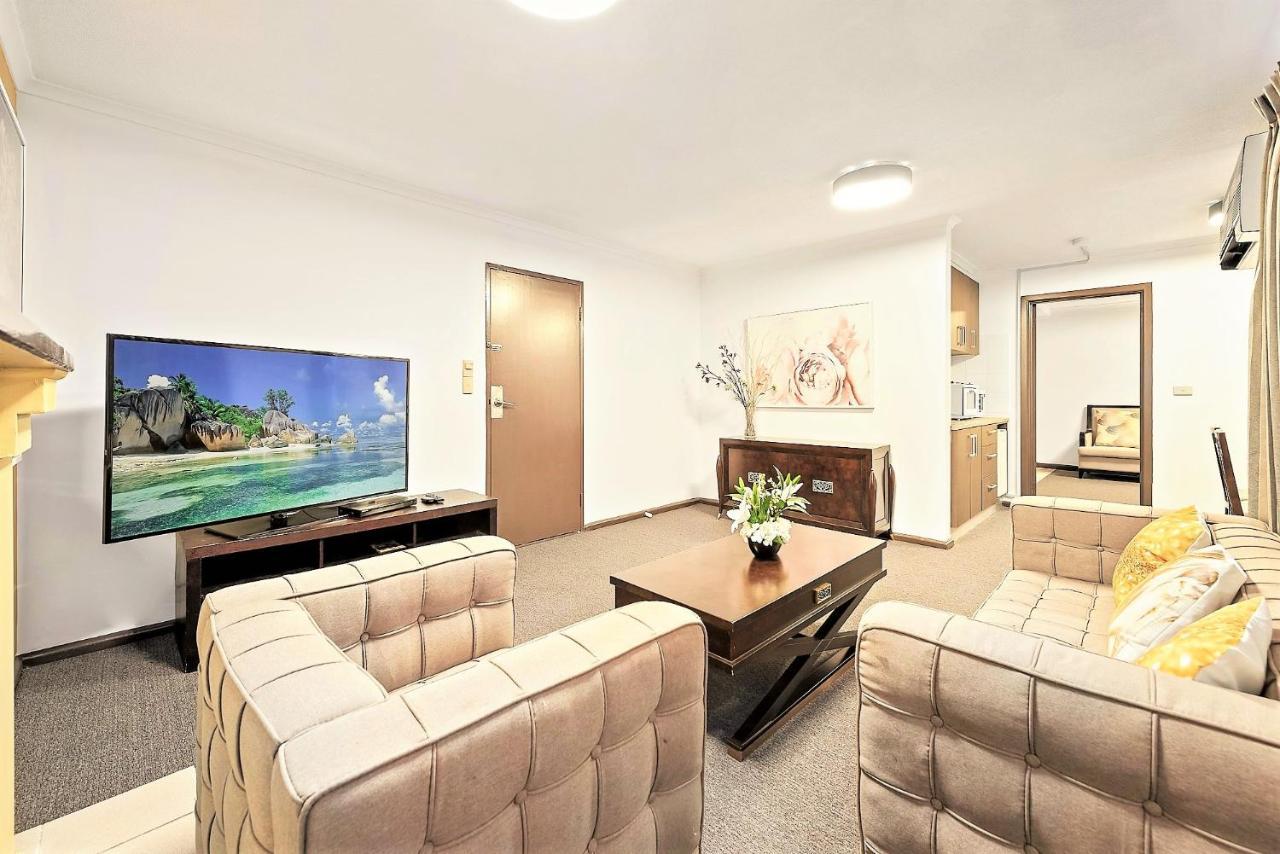 Eltham Gateway Hotel & Conference Centre Extérieur photo