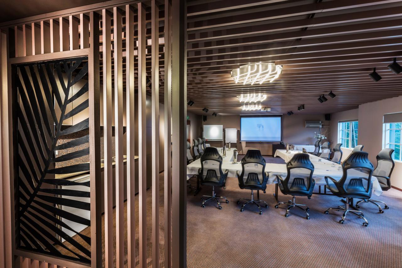 Eltham Gateway Hotel & Conference Centre Extérieur photo
