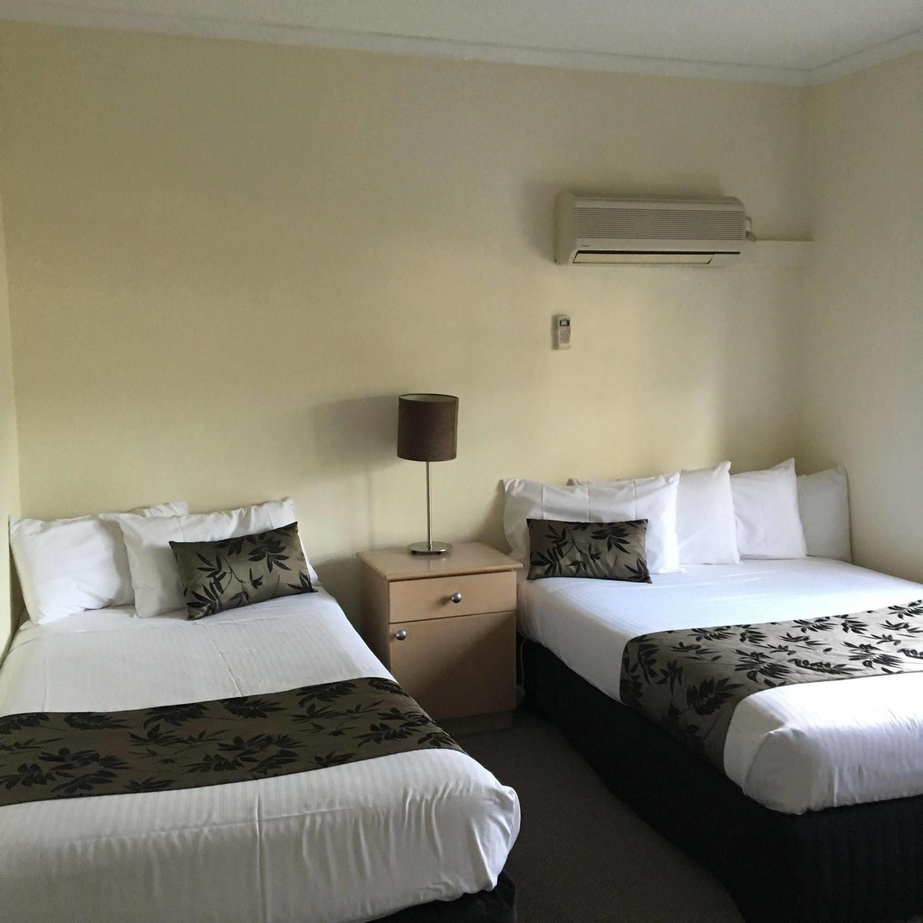 Eltham Gateway Hotel & Conference Centre Extérieur photo
