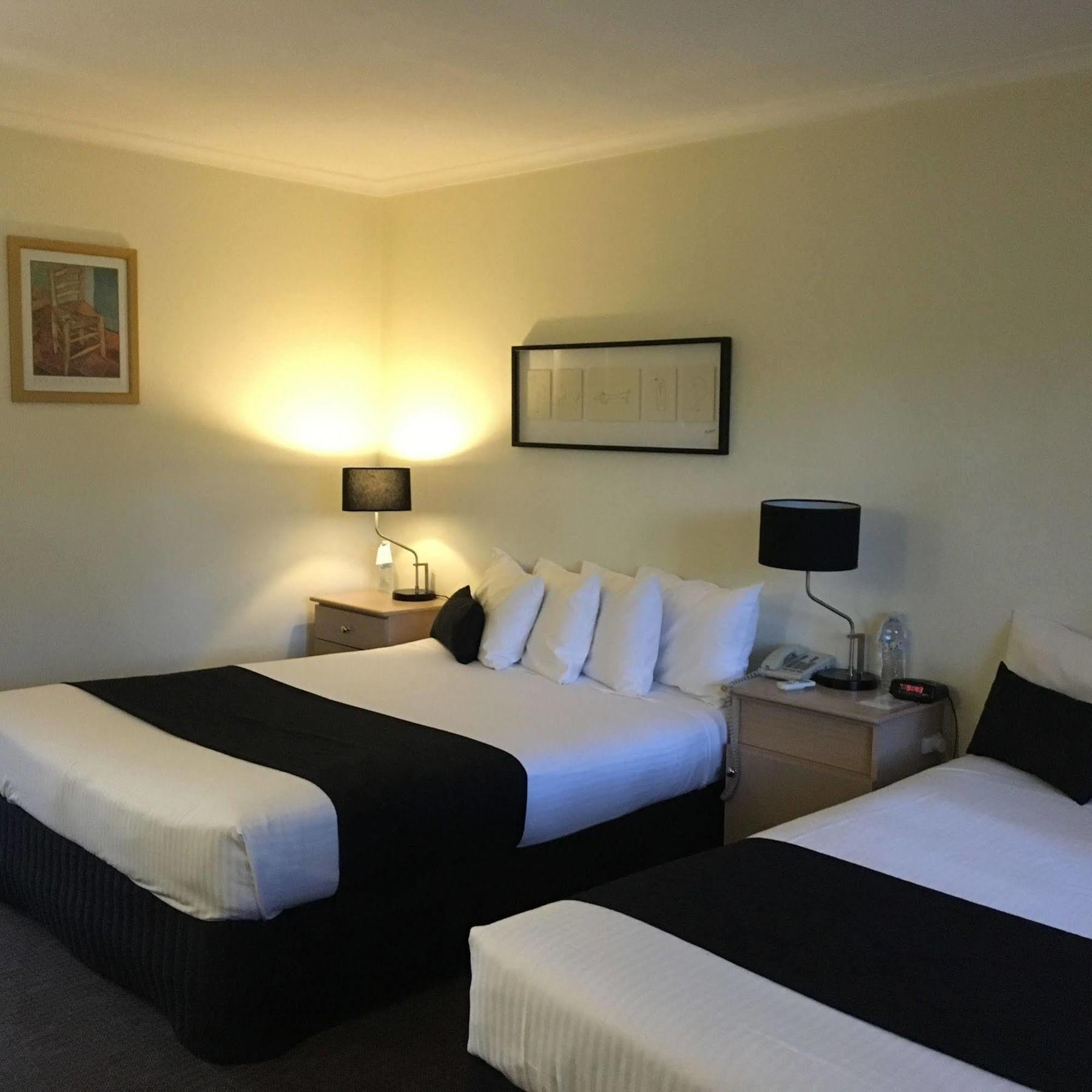 Eltham Gateway Hotel & Conference Centre Extérieur photo