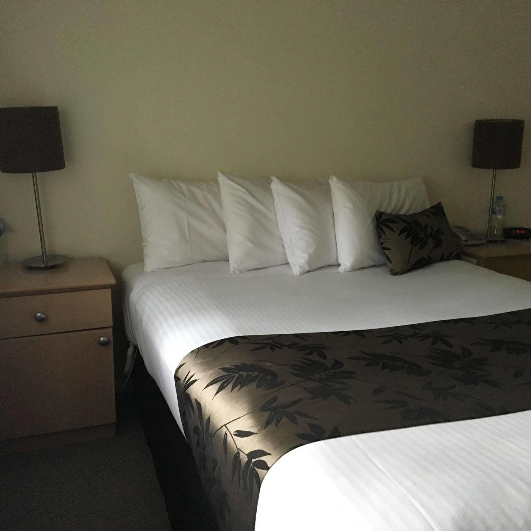 Eltham Gateway Hotel & Conference Centre Extérieur photo